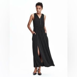 Banana Republic - Goddess Double Slit Sleeveless Flowy Maxi Dress with Pockets